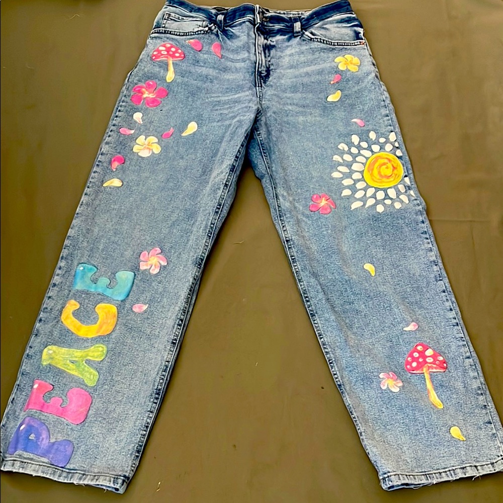 WILD FABLE Hi-Rise Hand-Painted  Jeans Colorful Floral & 'PEACE' Design sz 10